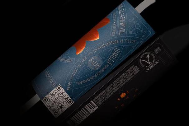 葡萄酒标签是一个重要的营销工具,它可以帮助消费者识别和选择葡萄酒.